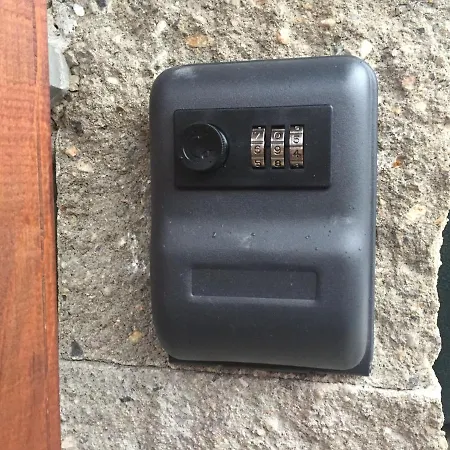 Semesterbostad Dum *